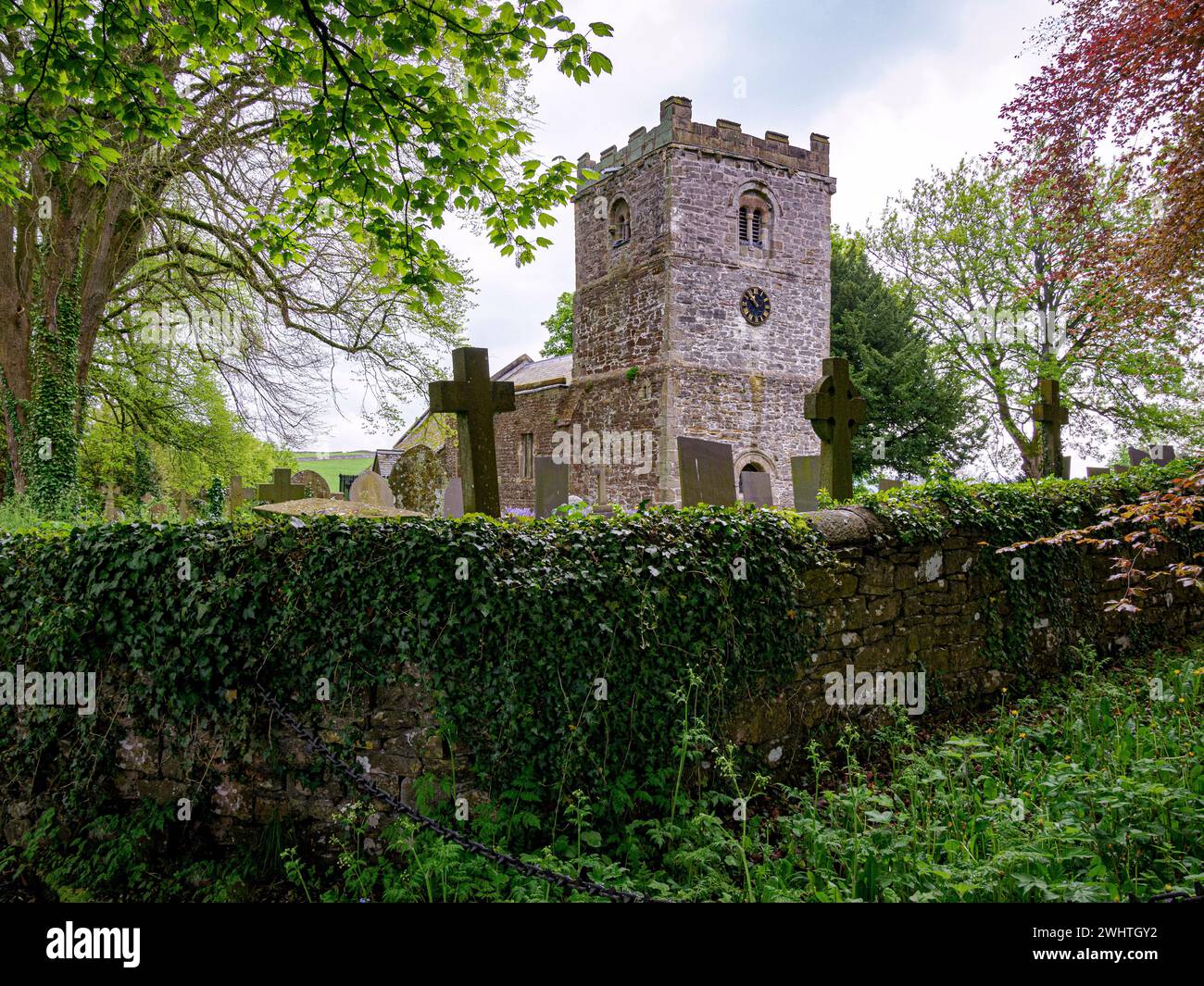Chiesa parrocchiale di St Leonard's nel villaggio di Thorpe nel Derbyshire Peak District UK Foto Stock