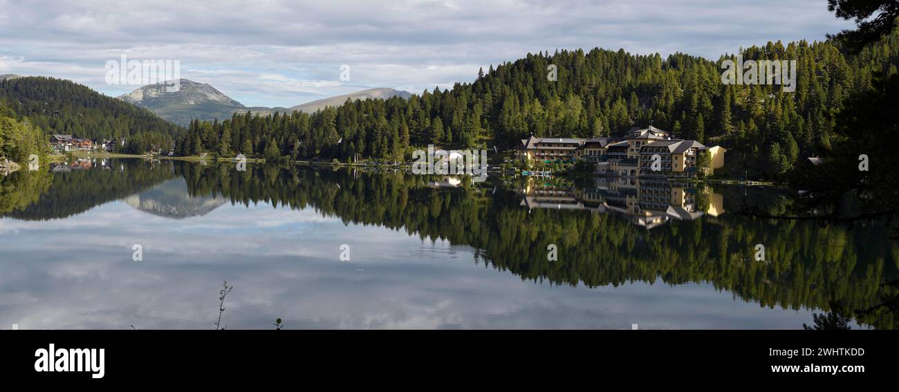 Lago Turrachsee sul Turracher Hoehe, confine tra Carinzia e Stiria, Austria Foto Stock