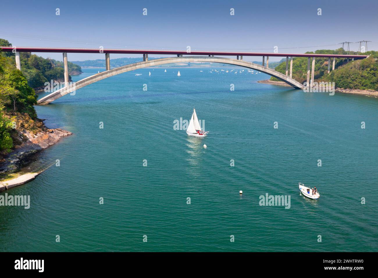 Ponte di cemento sulla baia di Sea in Francia Foto Stock