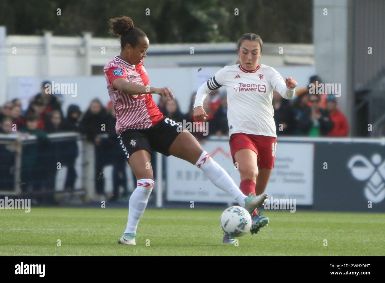 Atlanta Primus e Katie Zelem Southampton FC Women vs Manchester United Women Adobe Women's fa Cup al Silverlake Stadium Foto Stock