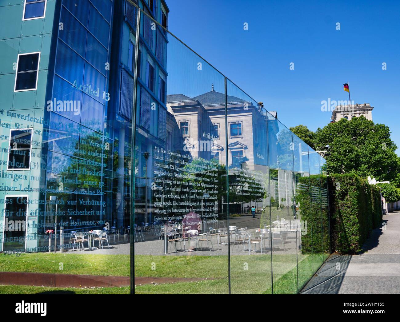 Legge di base articoli 14 + 15 GG Foto Stock