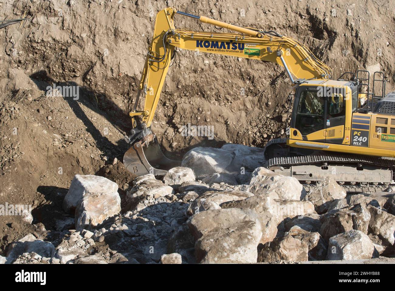Escavatore Komatsu in cantiere Foto Stock