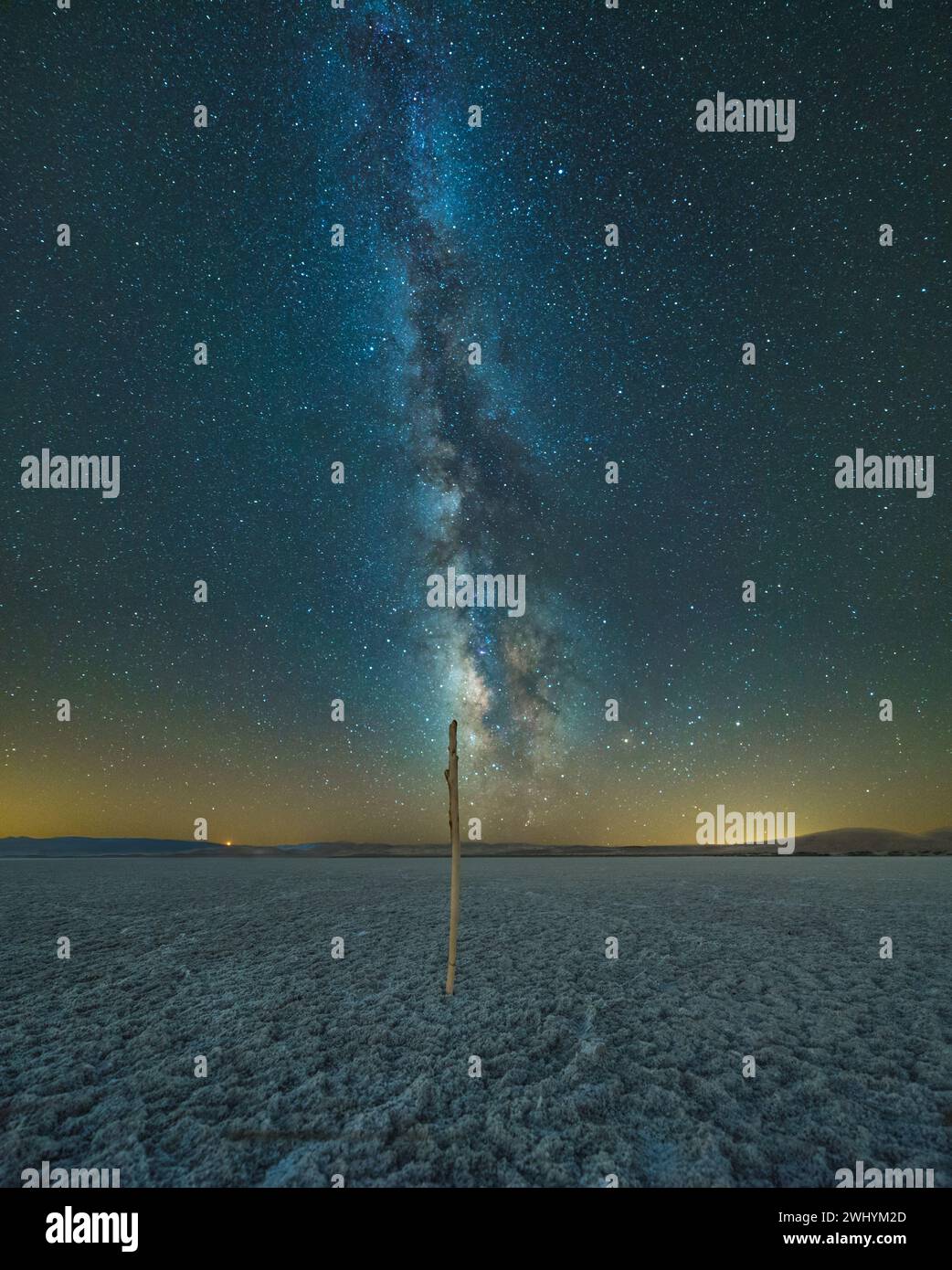 Via Lattea, Rising, lago Soda, California centrale, cielo notturno, astrofotografia, bellezza celeste, nucleo galattico, paesaggio notturno, cielo stellato Foto Stock