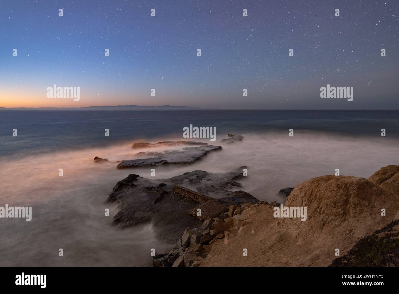 Esposizione lunga, acqua, Campus Point, UCSB, onirico, fotografia, costa, oceano, Motion Blur, paesaggi marini, onde, sogni Foto Stock