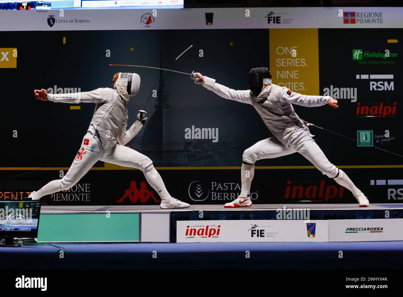 Torino, Italia. 11 febbraio 2024. Cheung Ka Long di Hong Kong (L) e Alexander Choupenitch della Repubblica Ceca (R) in azione durante la finale maschile del Gran Premio di scherma - Trofeo Inalpi 2024. Cheung Ka Long di Hong Kong ha vinto la finale. Credito: SOPA Images Limited/Alamy Live News Foto Stock