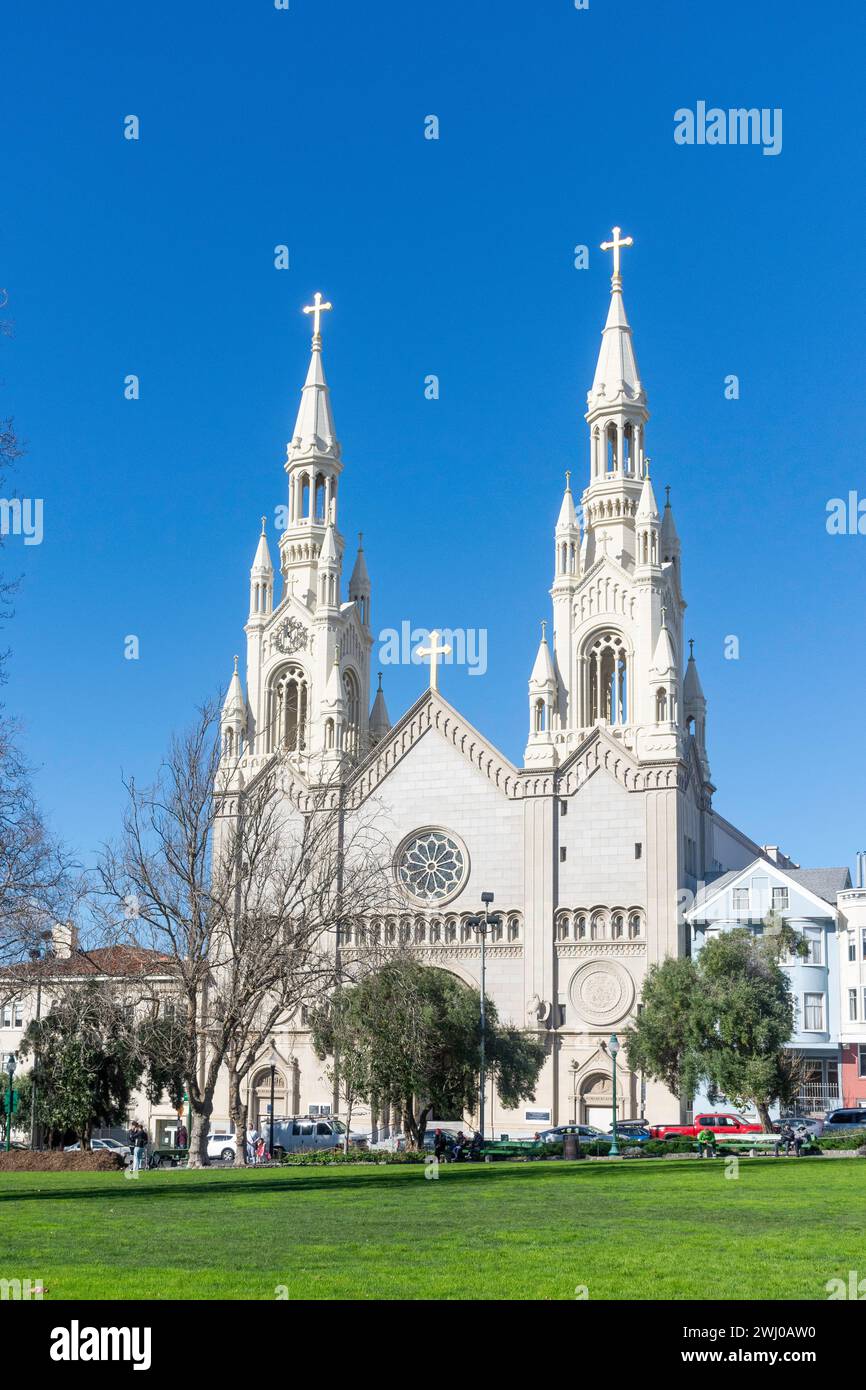 Chiesa dei Santi Pietro e Paolo, Washington Square, North Beach, San Francisco, California, Stati Uniti Foto Stock