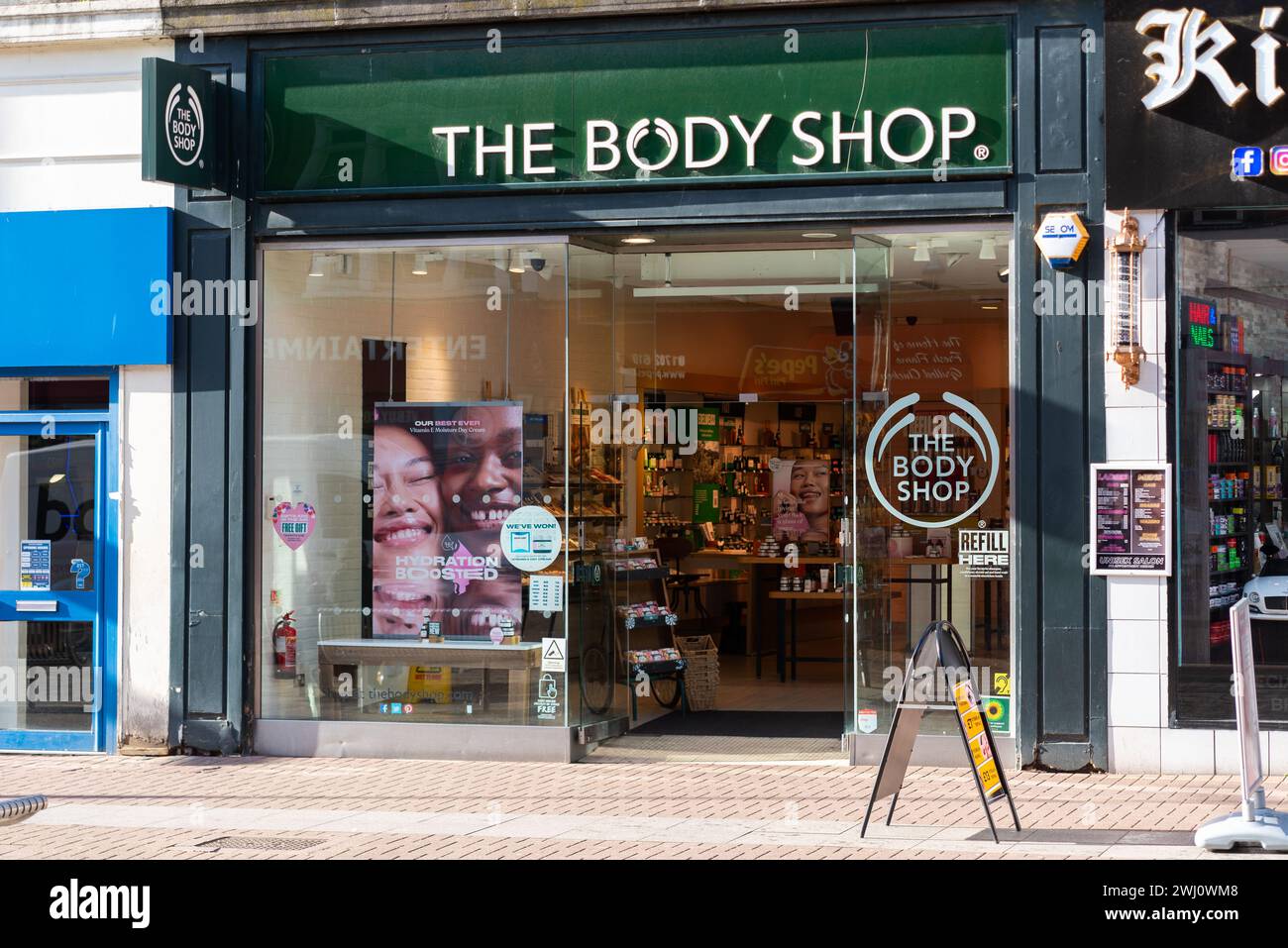 High Street, Southend on Sea, Essex, Regno Unito. 12 febbraio 2024. La Body Shop, un'azienda britannica di cosmetici, prodotti per la cura della pelle e profumi, è destinata a nominare amministratori questa settimana, in una mossa che potrebbe comportare la chiusura di negozi e la perdita di posti di lavoro. Aurelius ha acquisito l'attività a novembre per una somma quotata di 207 milioni di sterline, ma le vendite nel periodo natalizio sono scese al di sotto degli obiettivi prefissati e i nuovi proprietari hanno riferito che l'azienda opera con capitale circolante insufficiente Foto Stock