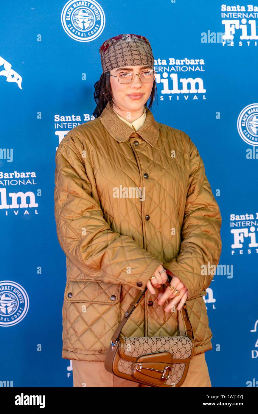 Santa Barbara, Stati Uniti. 11 febbraio 2024. Billie Eilish (Songwriter, Barbie) arriva al 39° Santa Barbara International Film Festival per ricevere il Variety Artisans Award all'Arlington Theatre di Santa Barbara, CA l'11 febbraio 2024. (Foto di Rod Rolle/Sipa USA) credito: SIPA USA/Alamy Live News Foto Stock