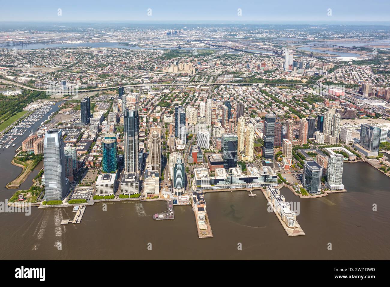 Jersey City bei New York Skyline mit Hudson River Luftbild nel New Jersey, Stati Uniti Foto Stock