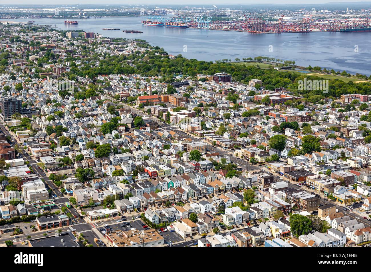 Bayonne, vicino agli immobili di New York, sulla Newark Bay, vista aerea nel New Jersey, Stati Uniti Foto Stock