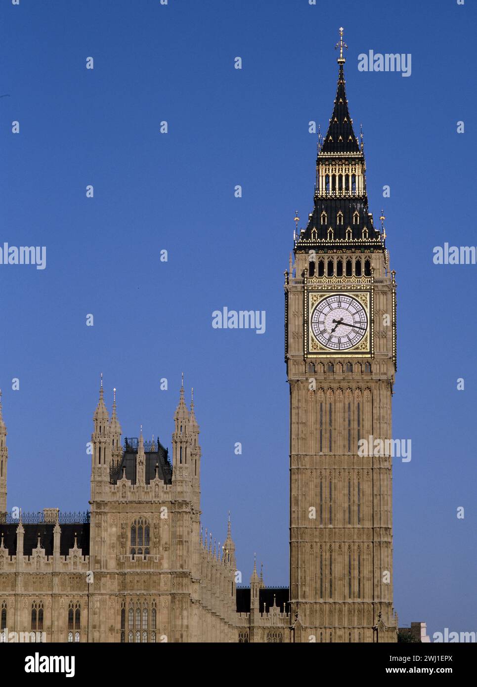 Regno Unito. Inghilterra. Londra. Primo piano dell'orologio del Big Ben Elizabeth Tower. Foto Stock