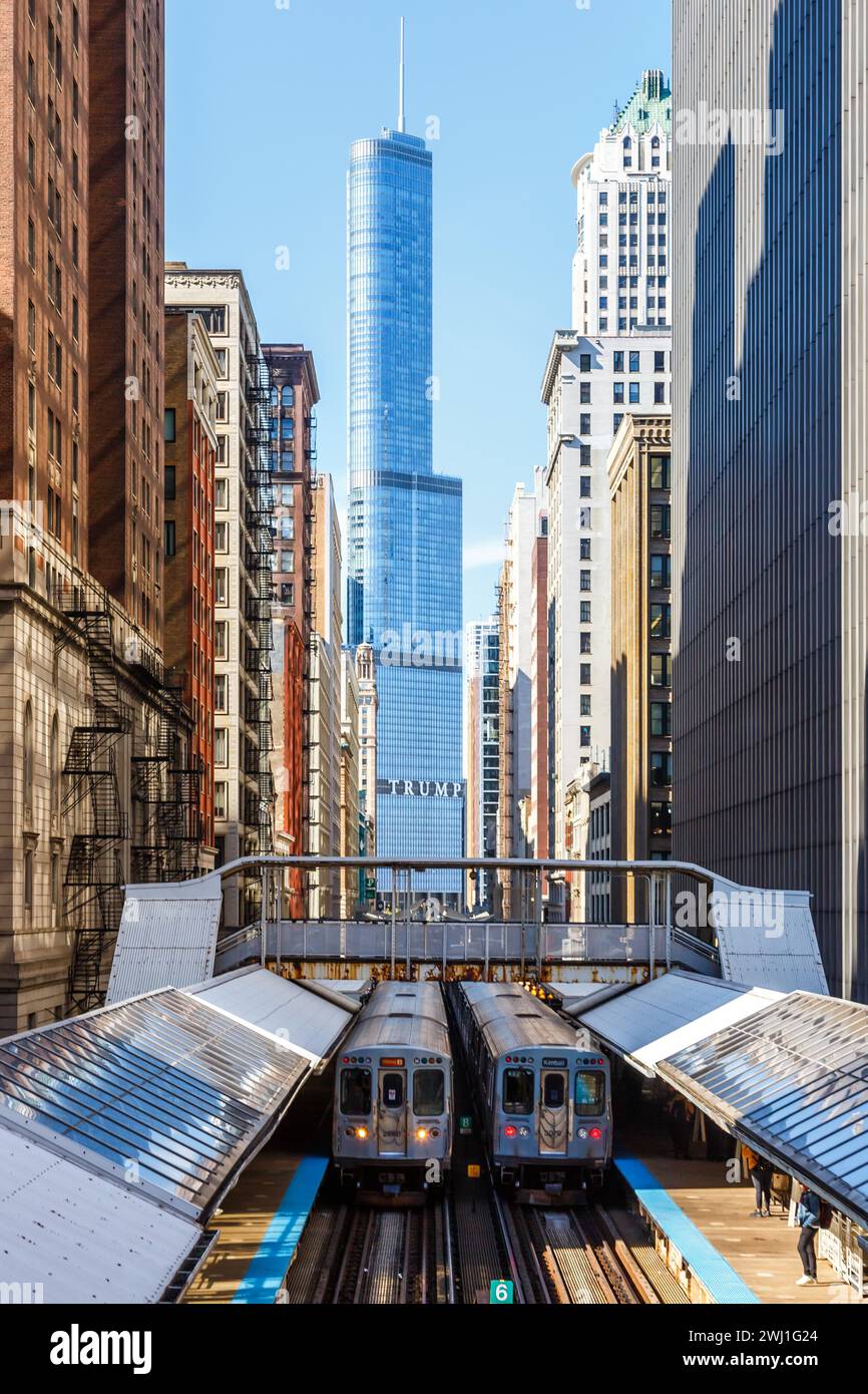 Chicago L metropolitana sopraelevata trasporto pubblico ritratto a Chicago, Stati Uniti Foto Stock