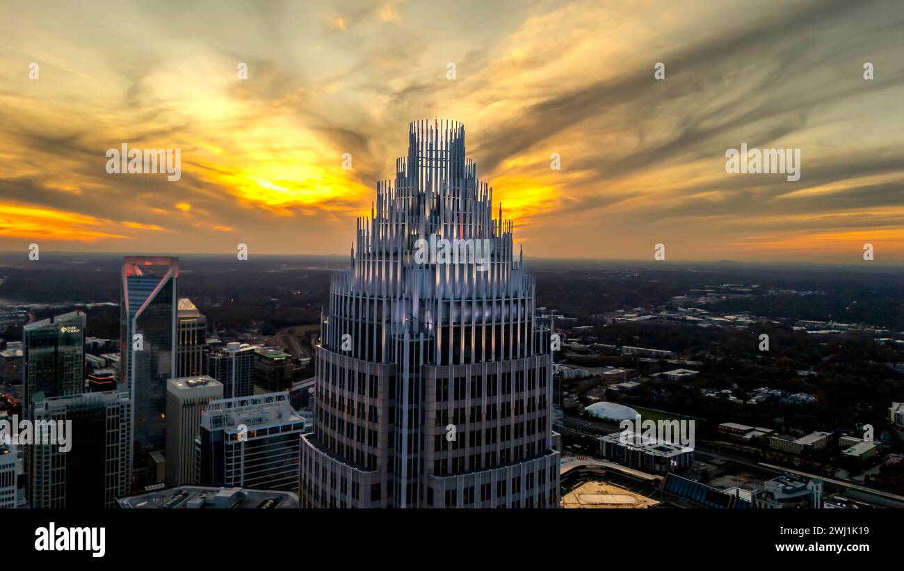 Vista aerea notturna della città di Charlotte, North Carolina Foto Stock