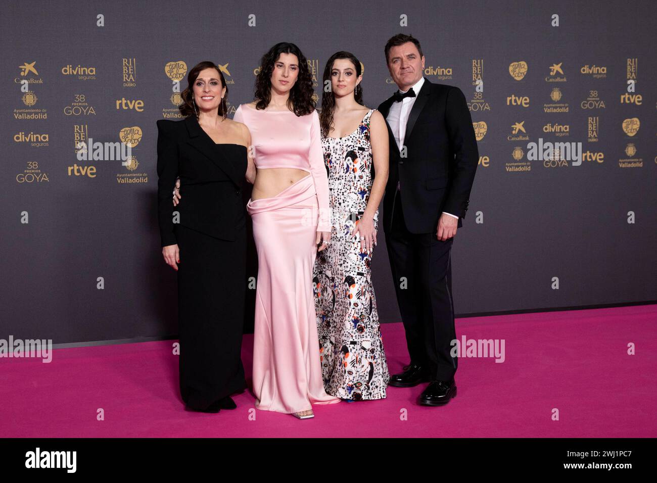 Madrid, Spagna. 10 febbraio 2024. Clara Segura, Elena Martín, Clàudia Malagelada e Àlex Brendemühl hanno partecipato a "The Red carpet at the Goya Awards 2024" Photocall alla Feria de Valladolid. (Foto di Nacho Lopez/SOPA Images/Sipa USA) credito: SIPA USA/Alamy Live News Foto Stock