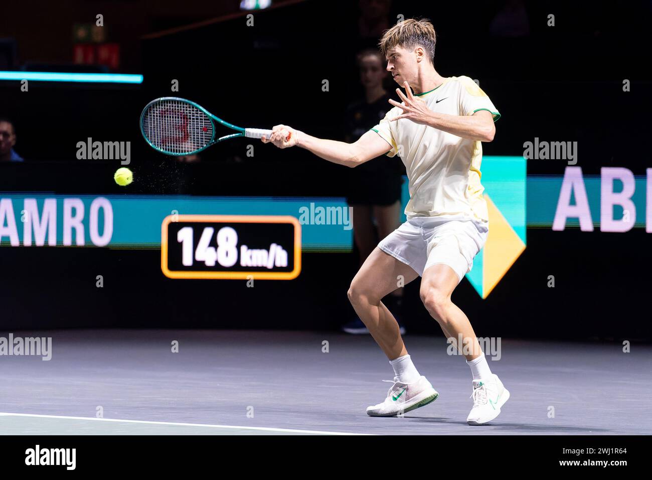 Rotterdam, Paesi Bassi. 12 febbraio 2024. ROTTERDAM, PAESI BASSI - 12 FEBBRAIO: Dino Prizmic di Croazia durante il giorno 1 dell'ABN AMRO Open 2024 ad Ahoy il 12 febbraio 2024 a Rotterdam, Paesi Bassi. (Foto di Joris Verwijst/Agenzia BSR) credito: Agenzia BSR/Alamy Live News Foto Stock