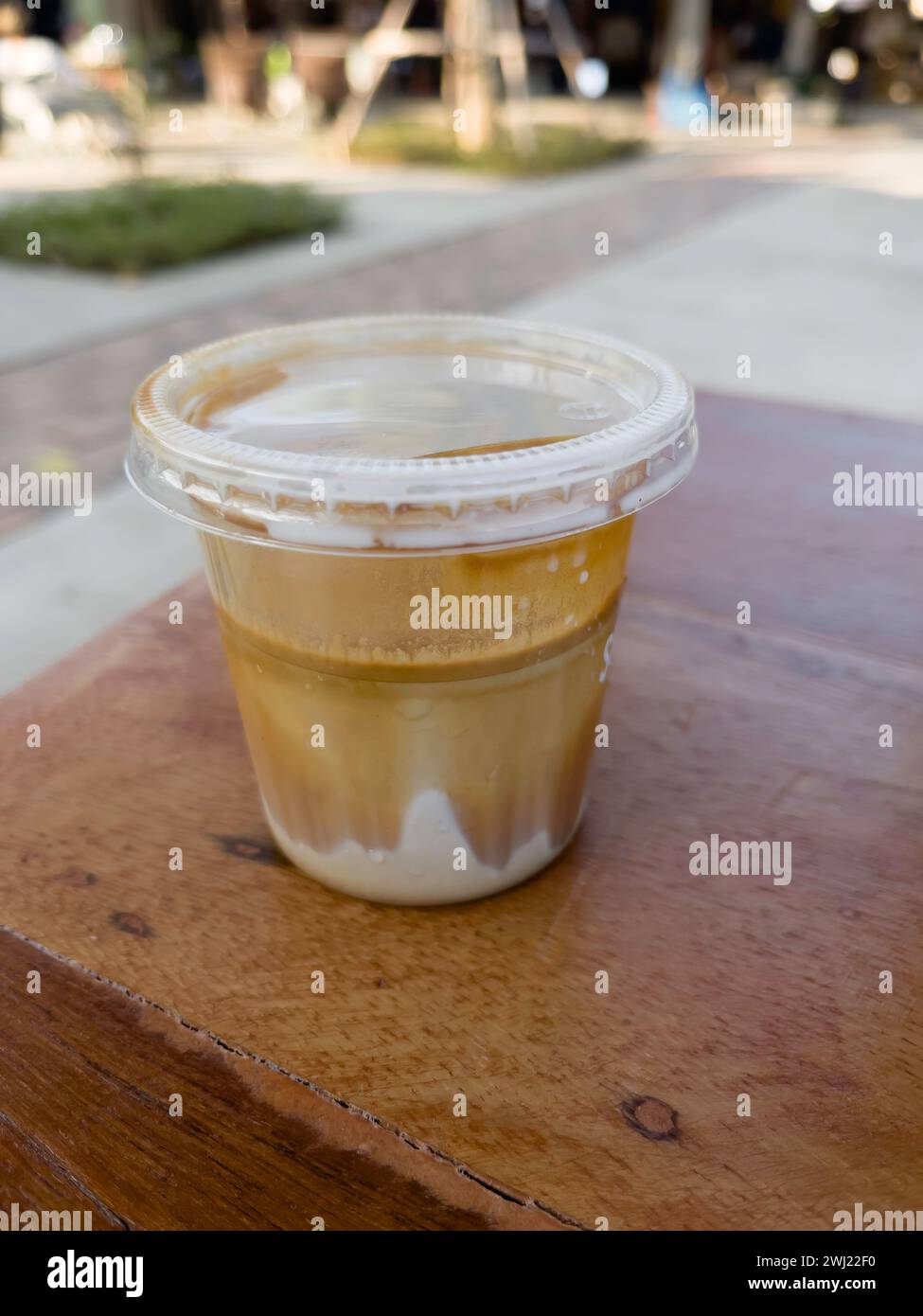 Tazza di caffè sporca o caffè espresso con latte, foto di scorta Foto Stock