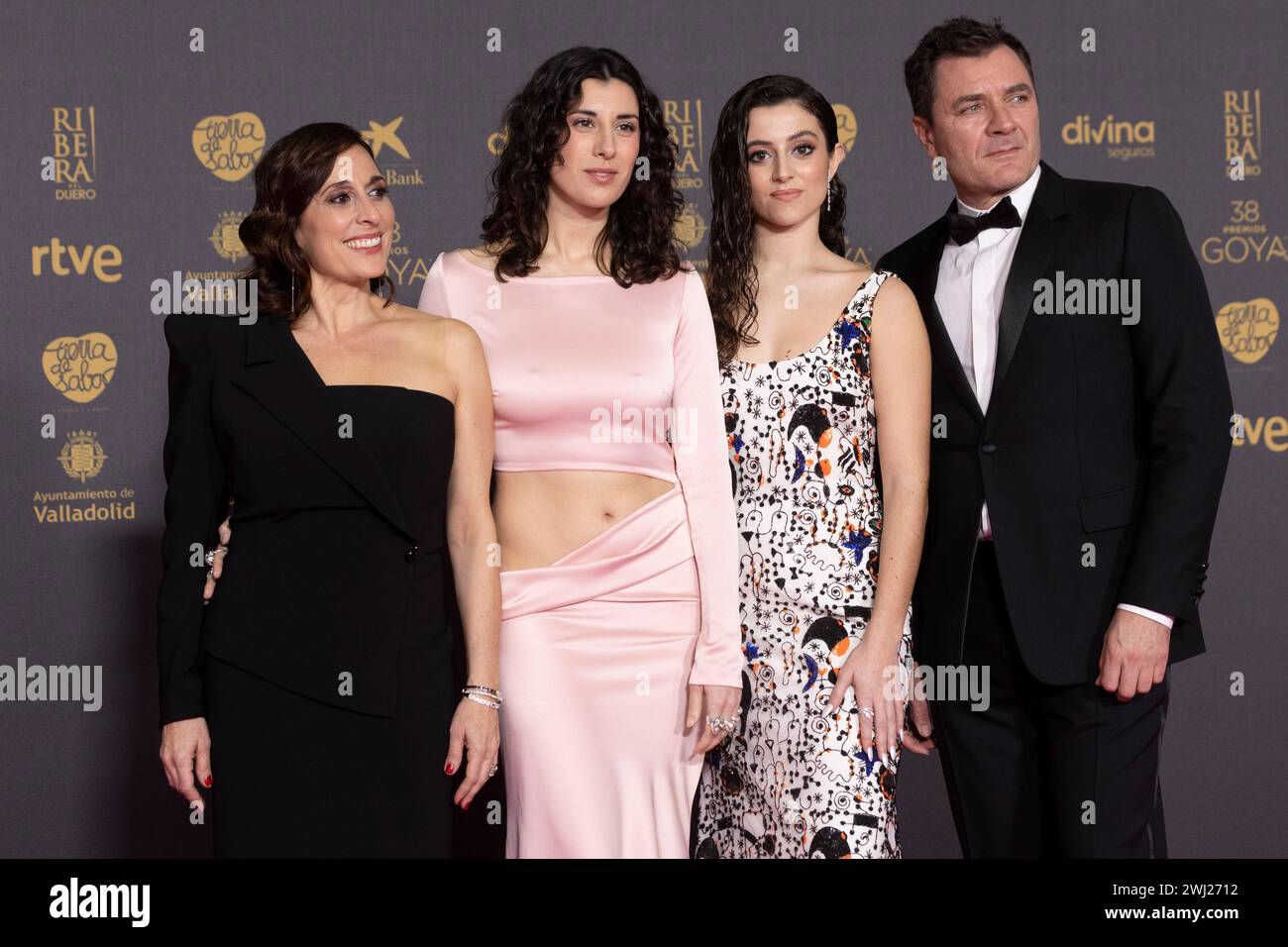 Madrid, Spagna. 10 febbraio 2024. Clara Segura, Elena Martín, Clàudia Malagelada e Àlex Brendemühl hanno partecipato a "The Red carpet at the Goya Awards 2024" Photocall alla Feria de Valladolid. Credito: SOPA Images Limited/Alamy Live News Foto Stock