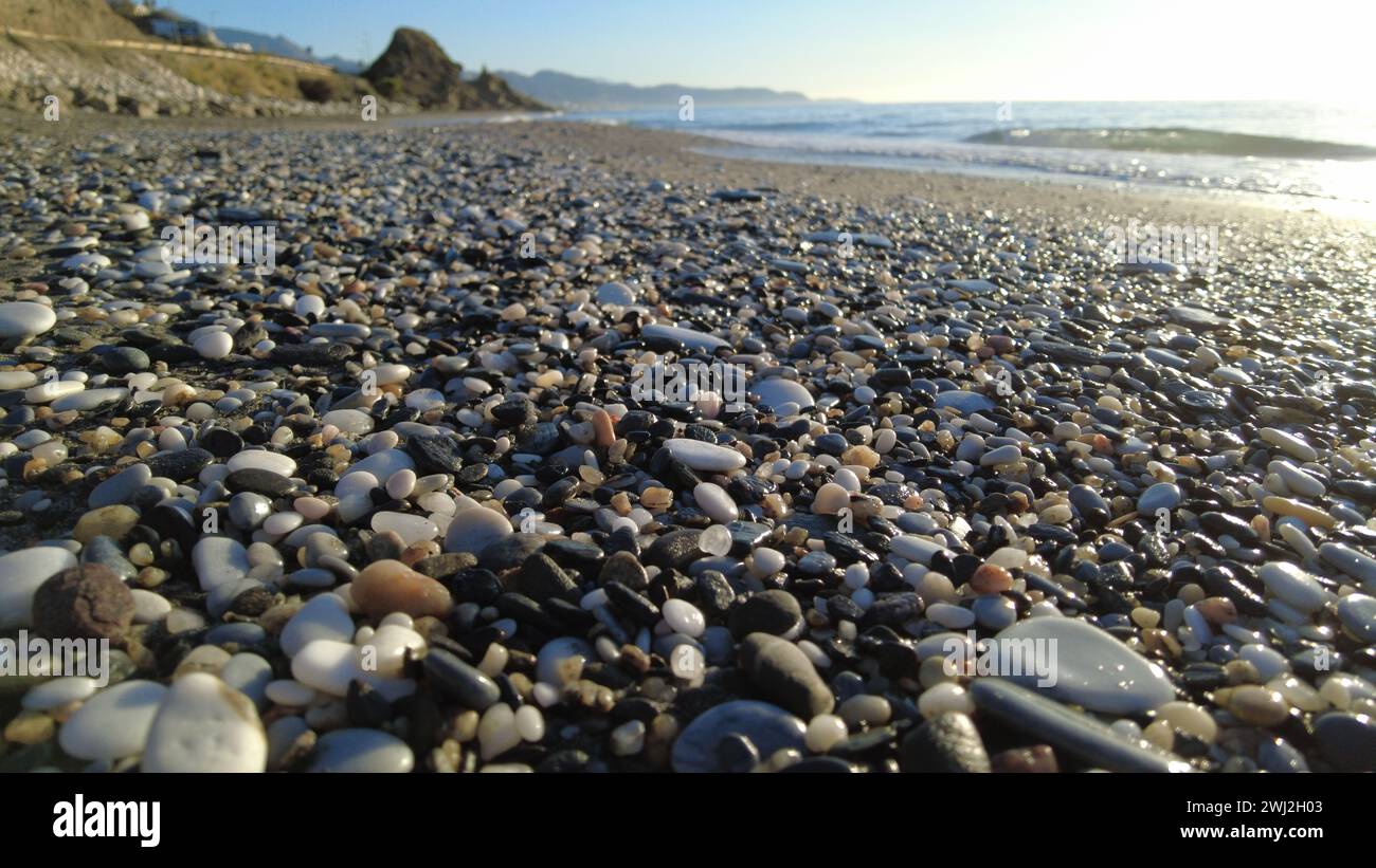 pebble beach da vicino a torrox, spagna Foto Stock