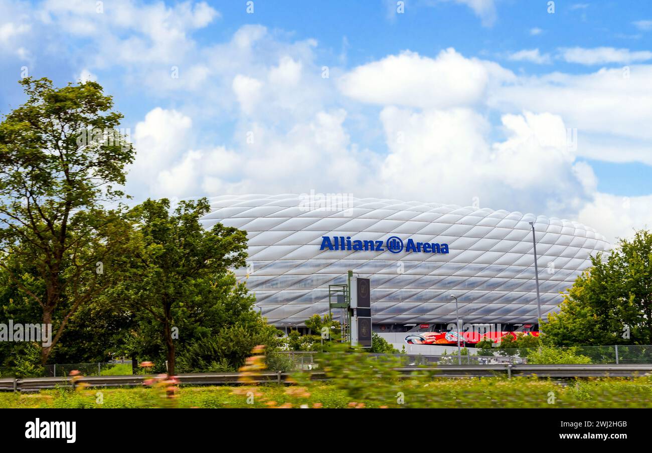Monaco di Baviera, Germania - 21 agosto 2021: Vista esterna dell'Allianz Arena - Stadio di calcio - Monaco di Baviera Germania Foto Stock