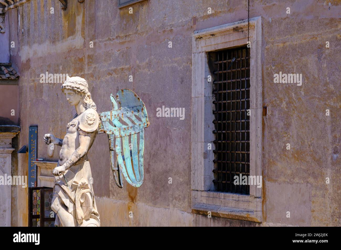 Statua in marmo di San Michele di Raffaello da Montelupo a Castel Sant'Angelo Foto Stock