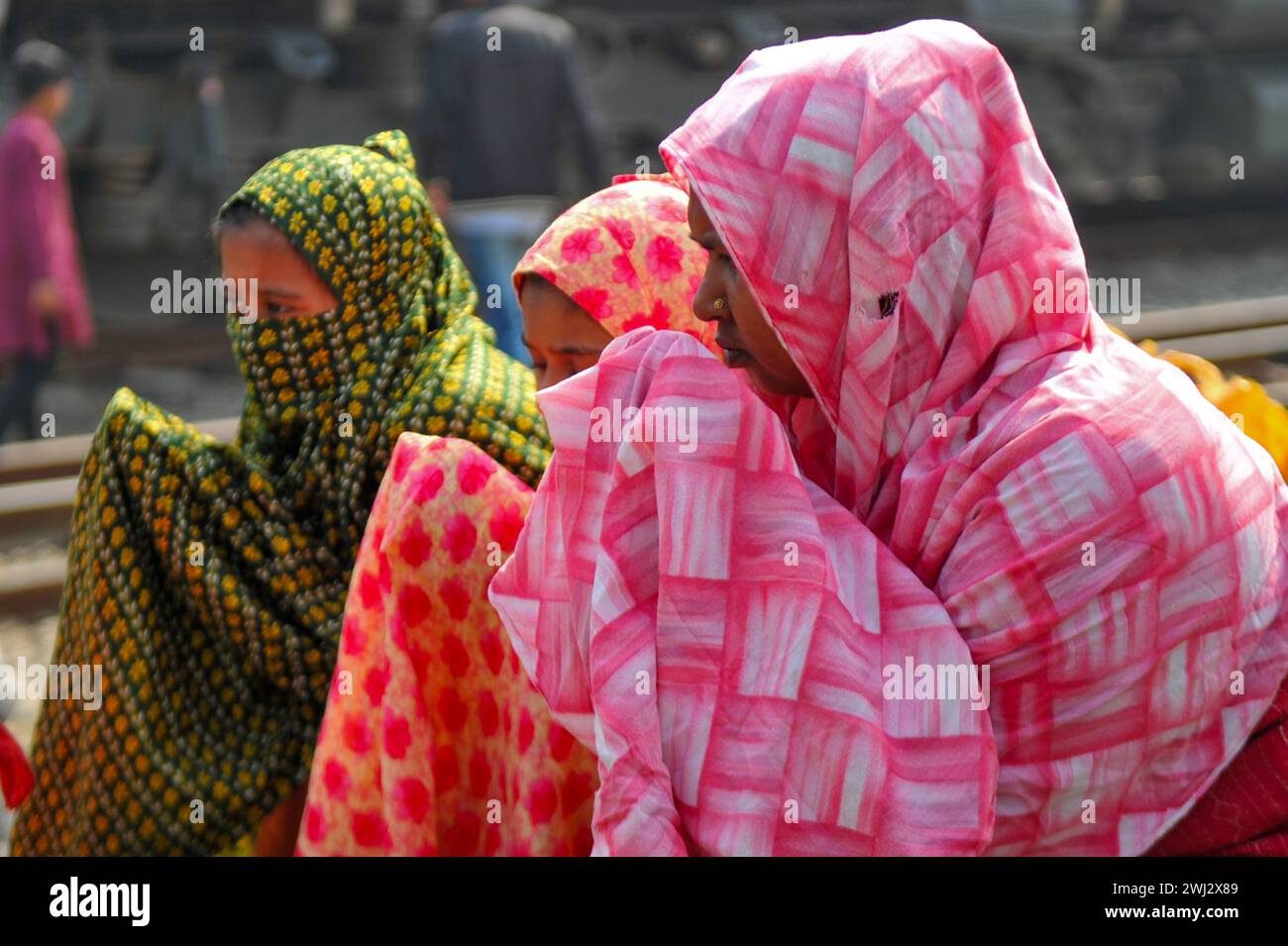 Dacca, Bangladesh. 11 febbraio 2024. I devoti musulmani offrono preghiere mentre prendono parte all'Akheri Munajat o preghiere finali durante la seconda fase di Biswa Ijtema presso la congregazione annuale dei musulmani a Tongi, nel nord di Dhaka, alla periferia di Dhaka, in Bangladesh. L'11 febbraio 2024 a Dacca, Bangladesh (Credit Image: © MD Rafayat Haque Khan/eyepix via ZUMA Press Wire) SOLO USO EDITORIALE! Non per USO commerciale! Foto Stock