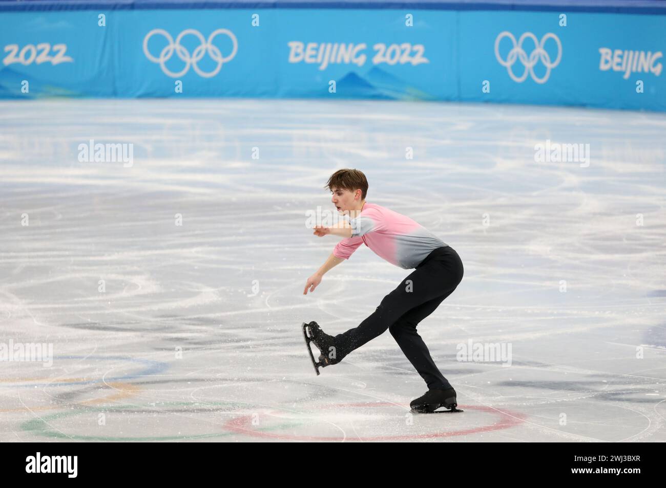 6 FEBBRAIO 2022 - Pechino, Cina: Roman Sadvosky del Team Canada pattina il suo programma gratuito di pattinaggio singolo maschile nell'ambito dell'evento Team di pattinaggio di figura Foto Stock