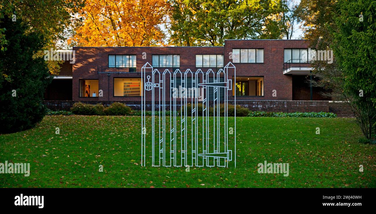 Haus Lange di Ludwig Mies van der Rohe nello stile del modernismo classico, Krefeld, Germania, Europa Foto Stock