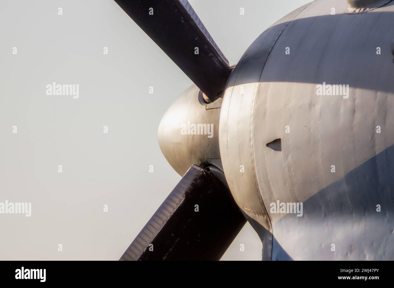 Vite per elica frammentaria aeroplano d'epoca isolato da vicino Foto Stock