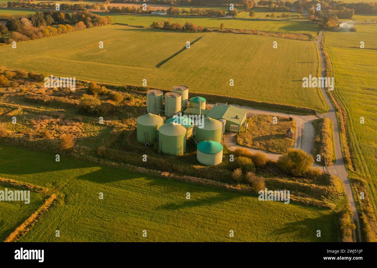 Disattivazione di un impianto di biogas presa dal punto di vista aereo con un drone Foto Stock