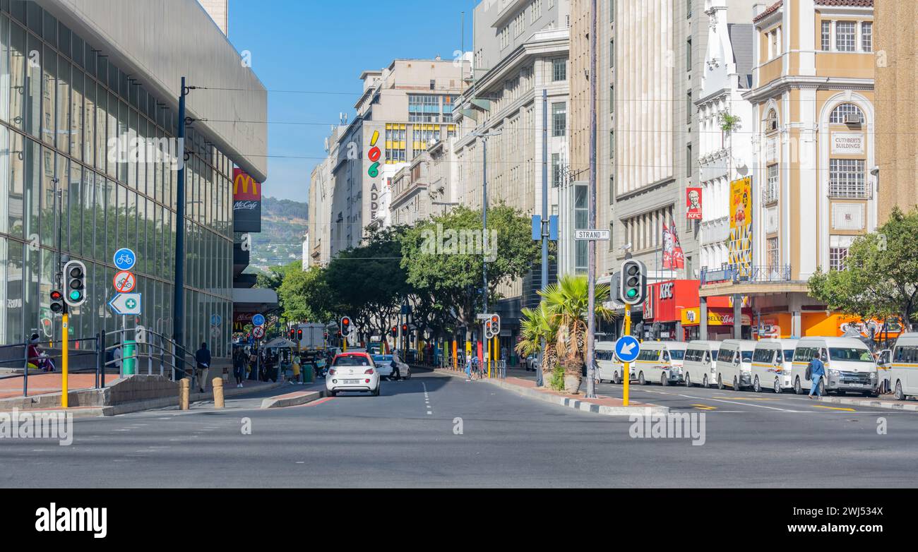 Strade e traffico automobilistico a città del Capo, Sudafrica Foto Stock