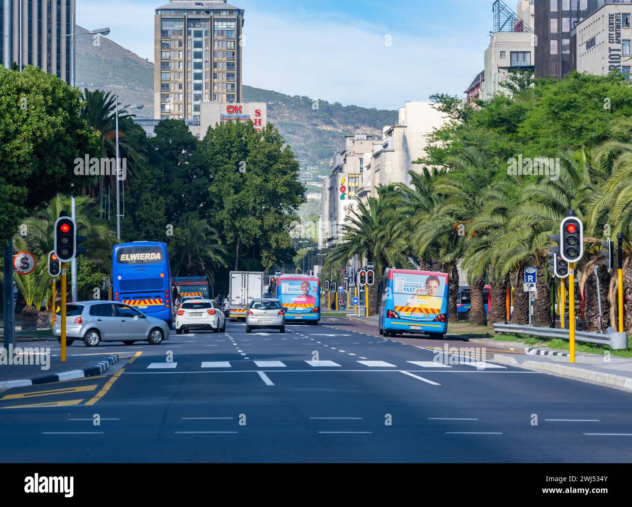 Strade e traffico automobilistico a città del Capo, Sudafrica Foto Stock