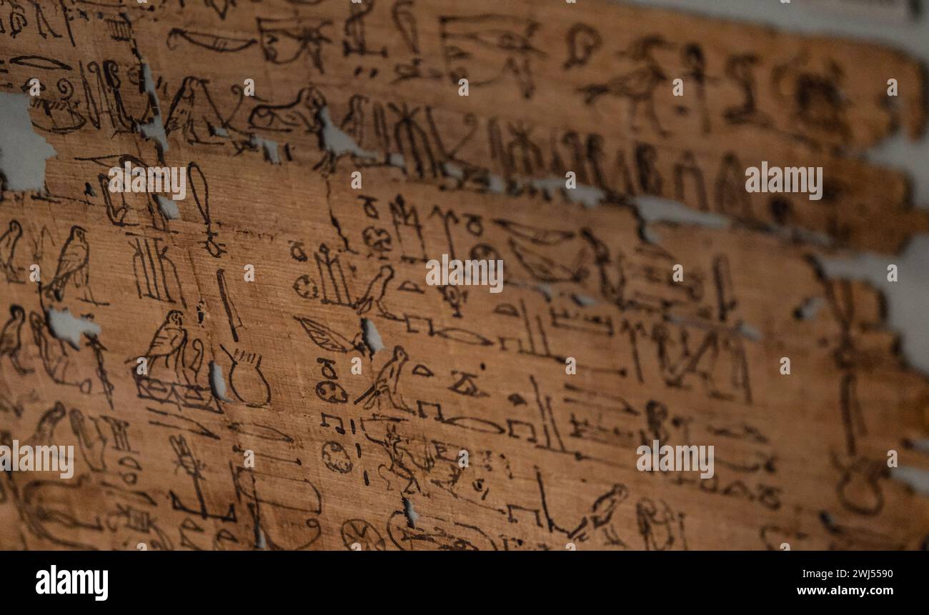 L'antica pergamena egizia esposta al Neues Museum di Berlino Foto Stock