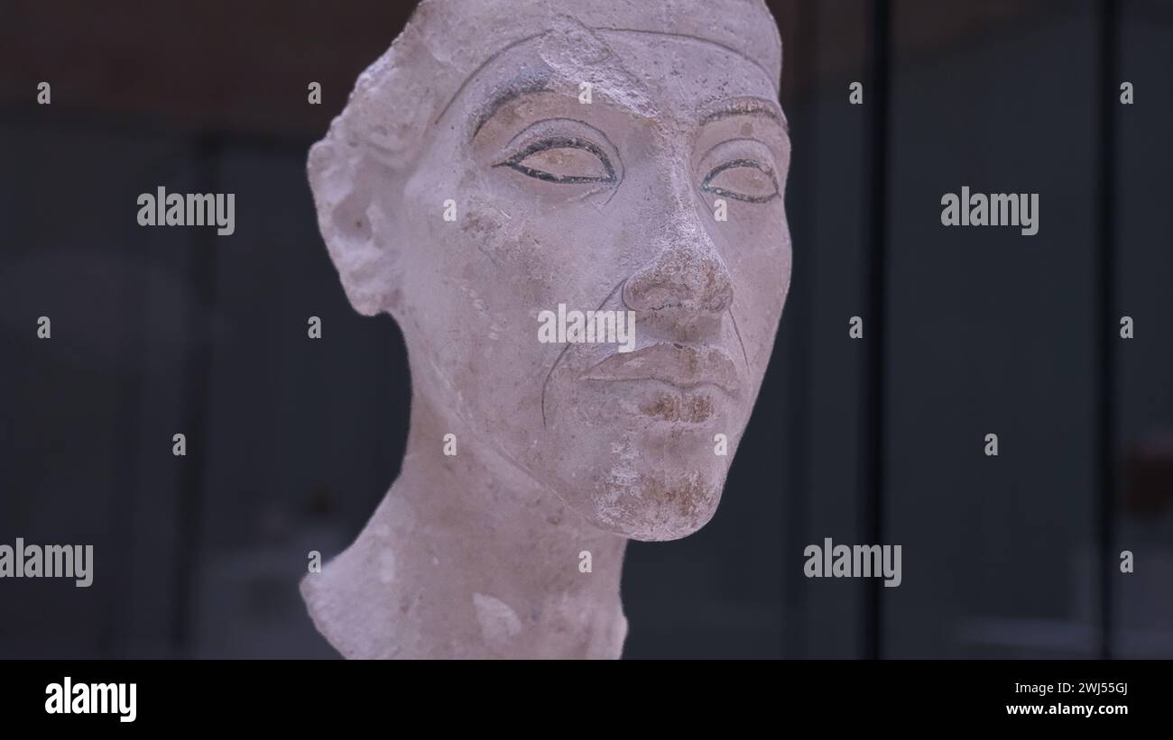 Il capo incompiuto del faraone Akhenaton, marcato per le correzioni, Neues Museum Berlin, Amarna period, Egitto, xviii dinastia Foto Stock