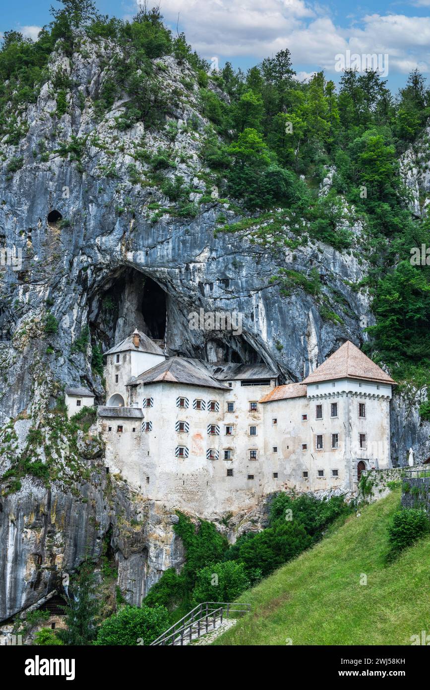 Castello di Predjama o Predjamski Grad in Slovenia Foto Stock