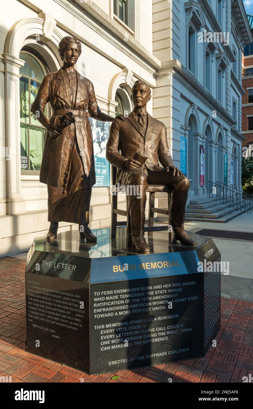 Il Burn Memorial nel trafficato centro di Knoxville, il quartiere centrale degli affari della città, il Tennessee Foto Stock