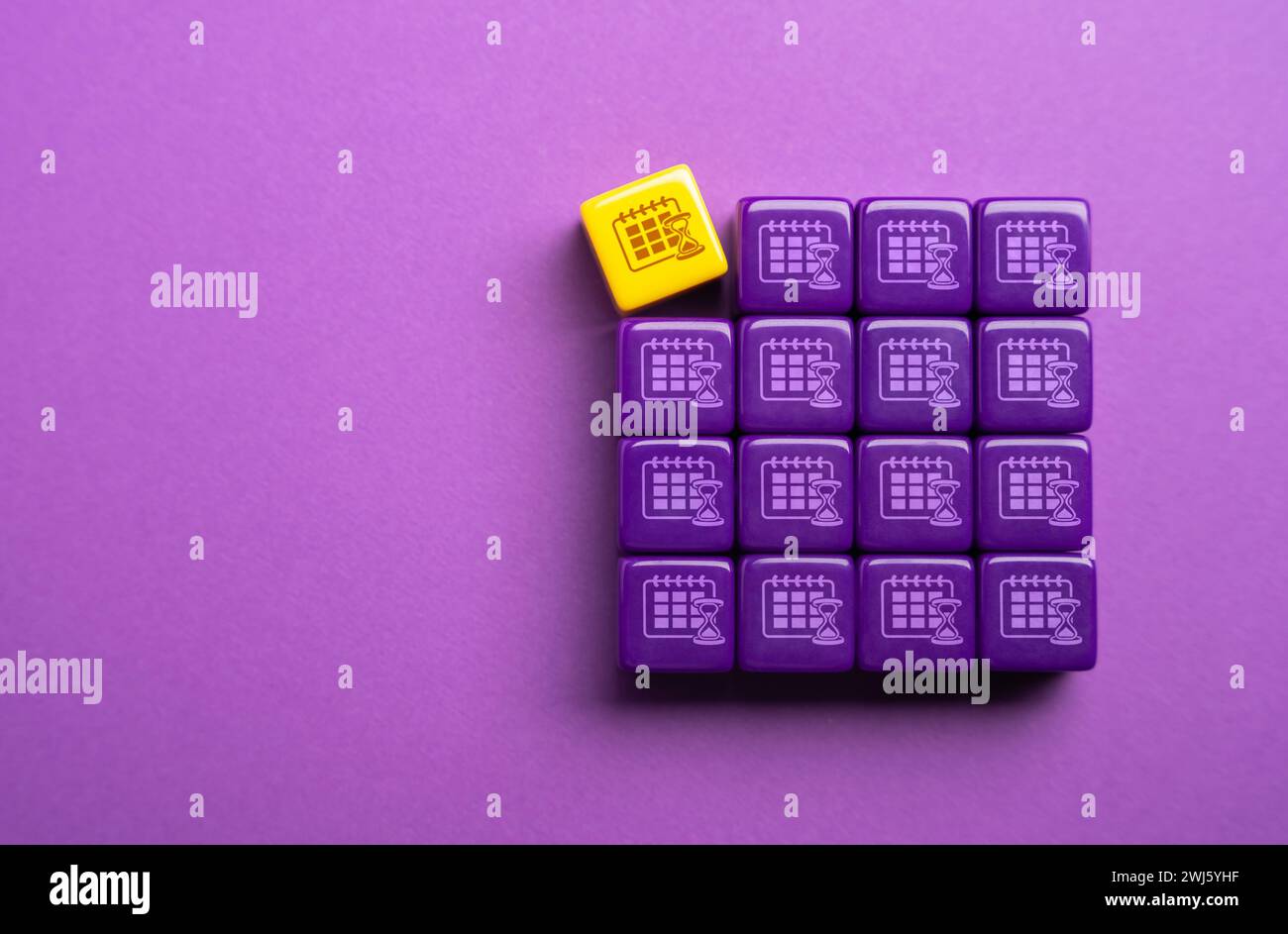 Evidenziazione di una data di calendario. Un punto importante del programma. Fate una pausa. Attività di picco. Massimo profitto. Fatelo prima della fine del termine. Foto Stock