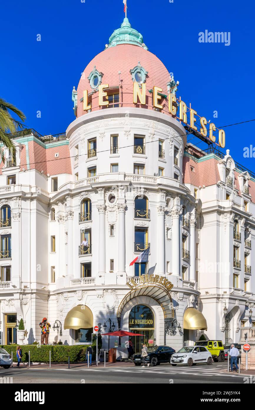 L'iconico hotel e ristorante le Negresco sulla Promenade des Anglais, a Nizza, sulla Costa Azzurra / Côte Azzurra, Francia. Costruito da Henri Negresco. Foto Stock