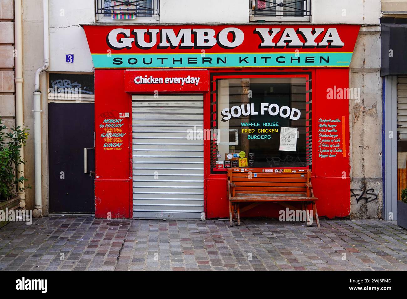 Gumbo Yaya, stile del sud, cibo soul, cucina del sud, ristorante, inclusi pollo e waffle, nel 10° arrondissement, Parigi, Francia. Foto Stock