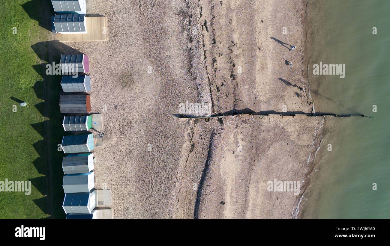 Ripresa aerea della spiaggia di West Mersea nell'Essex, Regno Unito. Foto Stock