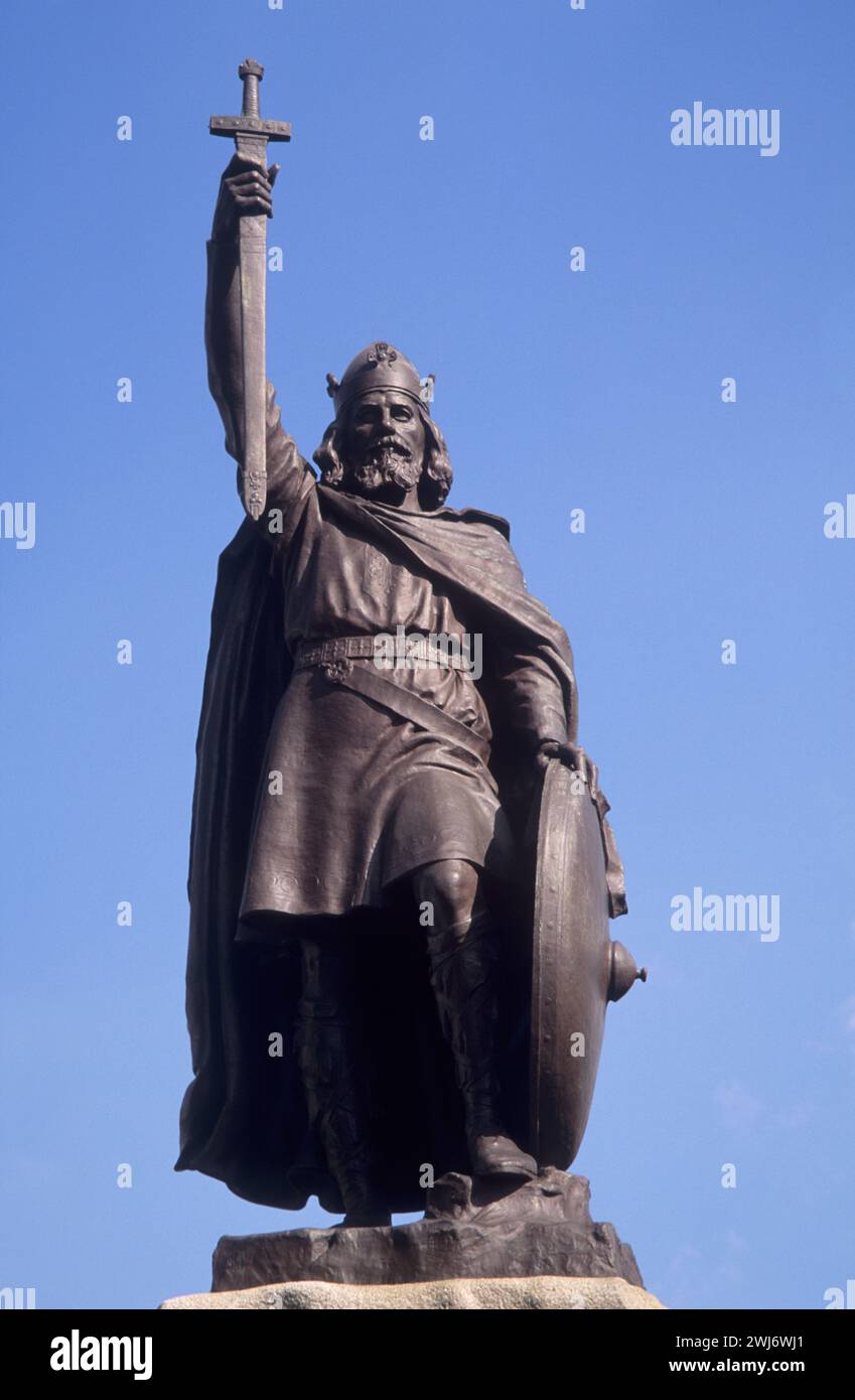UK, Hampshire, Winchester, la statua di Re Alfredo il grande, progettata da Hamo Thornycroft, R.A. e eretta nel 1899 per celebrare i mille anni di sinc Foto Stock