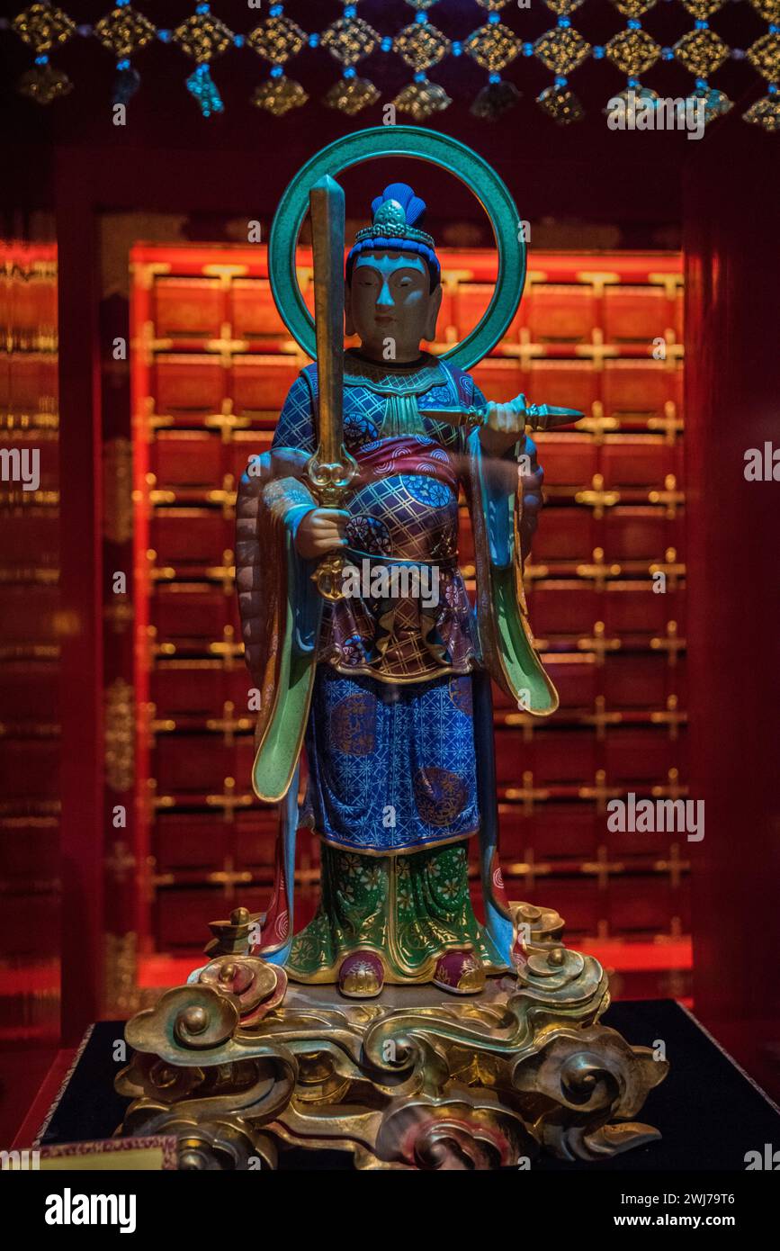 Città di Singapore, Singapore-22 aprile 2022: Scultura nel complesso del Tempio della reliquia del dente del Buddha nel quartiere Chinatown di Singapore. Foto Stock