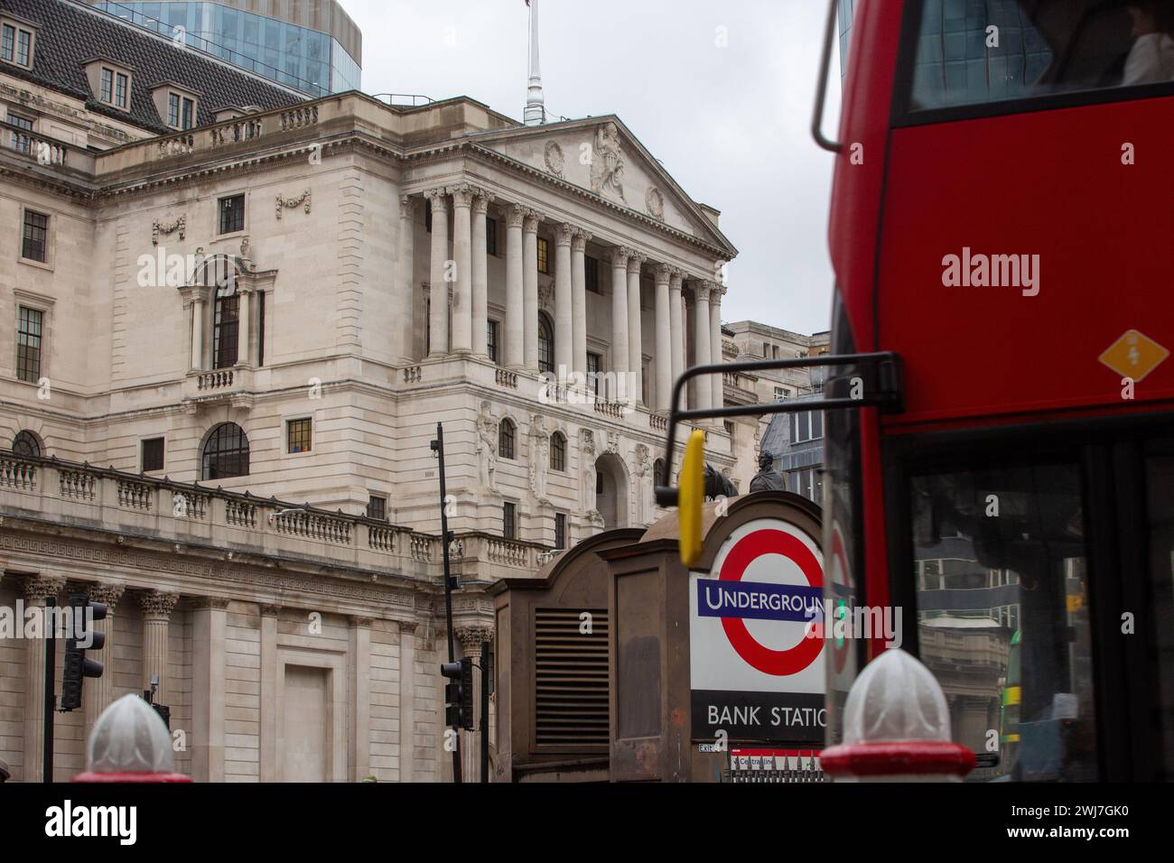 Londra, Inghilterra, Regno Unito. 13 febbraio 2024. Banca centrale britannica, Band of England, sede nella City di Londra. (Credit Image: © Tayfun Salci/ZUMA Press Wire) SOLO PER USO EDITORIALE! Non per USO commerciale! Foto Stock