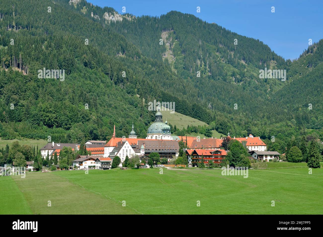 Villaggio di Ettal con il famoso Monastero Ettal,Alta Baviera, Germania Foto Stock
