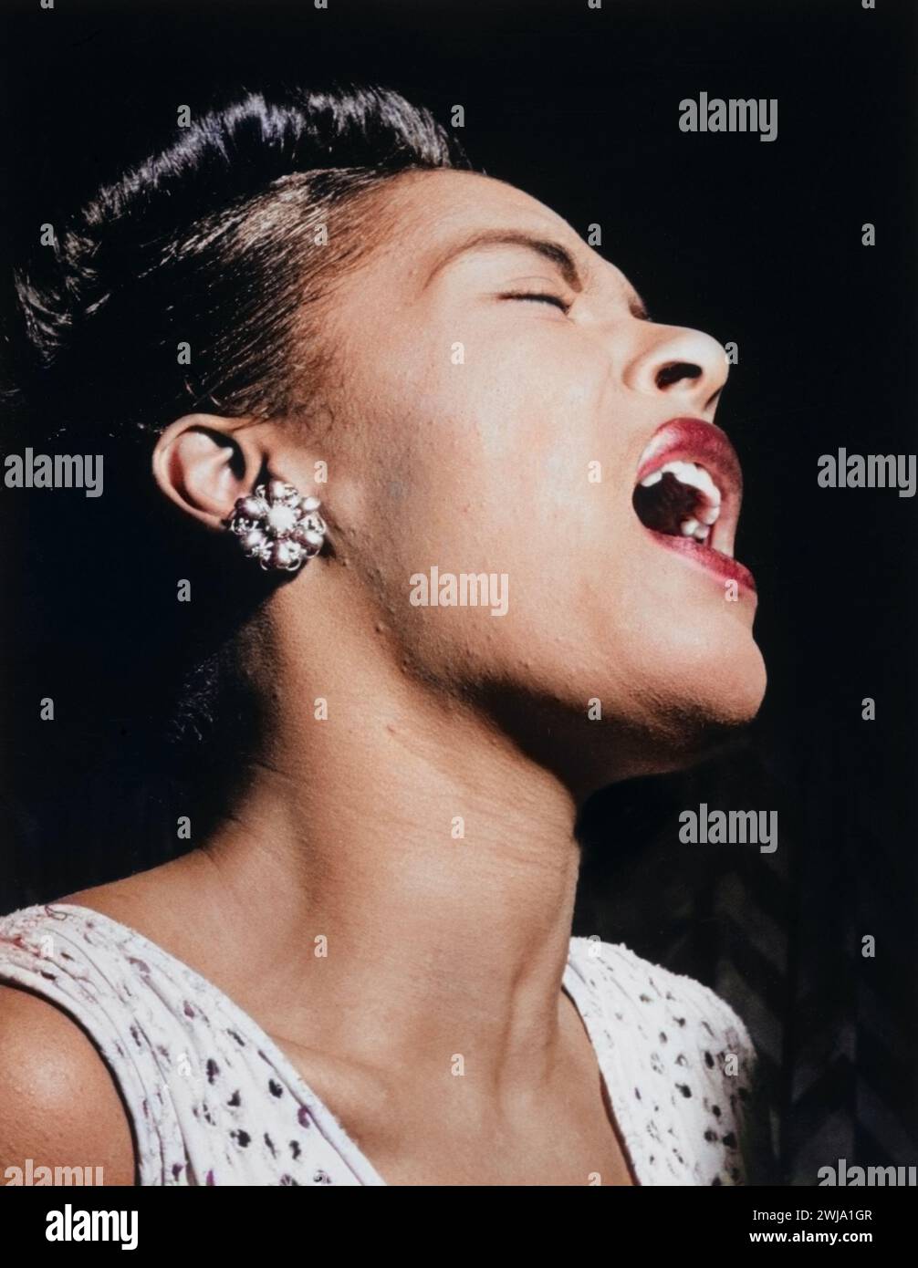 Ritratto del canto di Billie Holiday, Downbeat, New York, California. Feb. 1947 - colorato Foto Stock