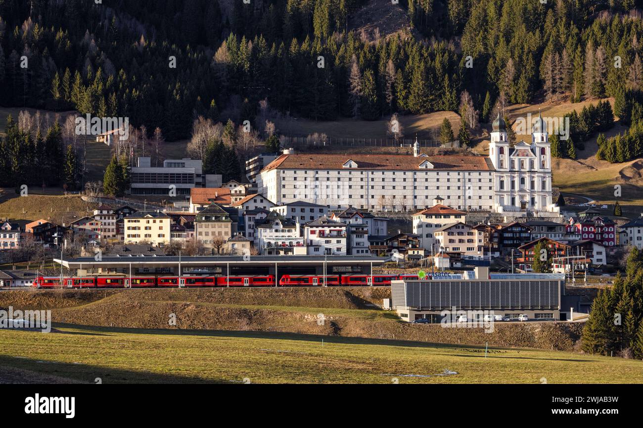 Disentis, Svizzera - 2 febbraio 2023: Abbazia benedettina a Disentis Muster, una città alpina nella regione di Surselva del cantone di Graubunden in S. Foto Stock