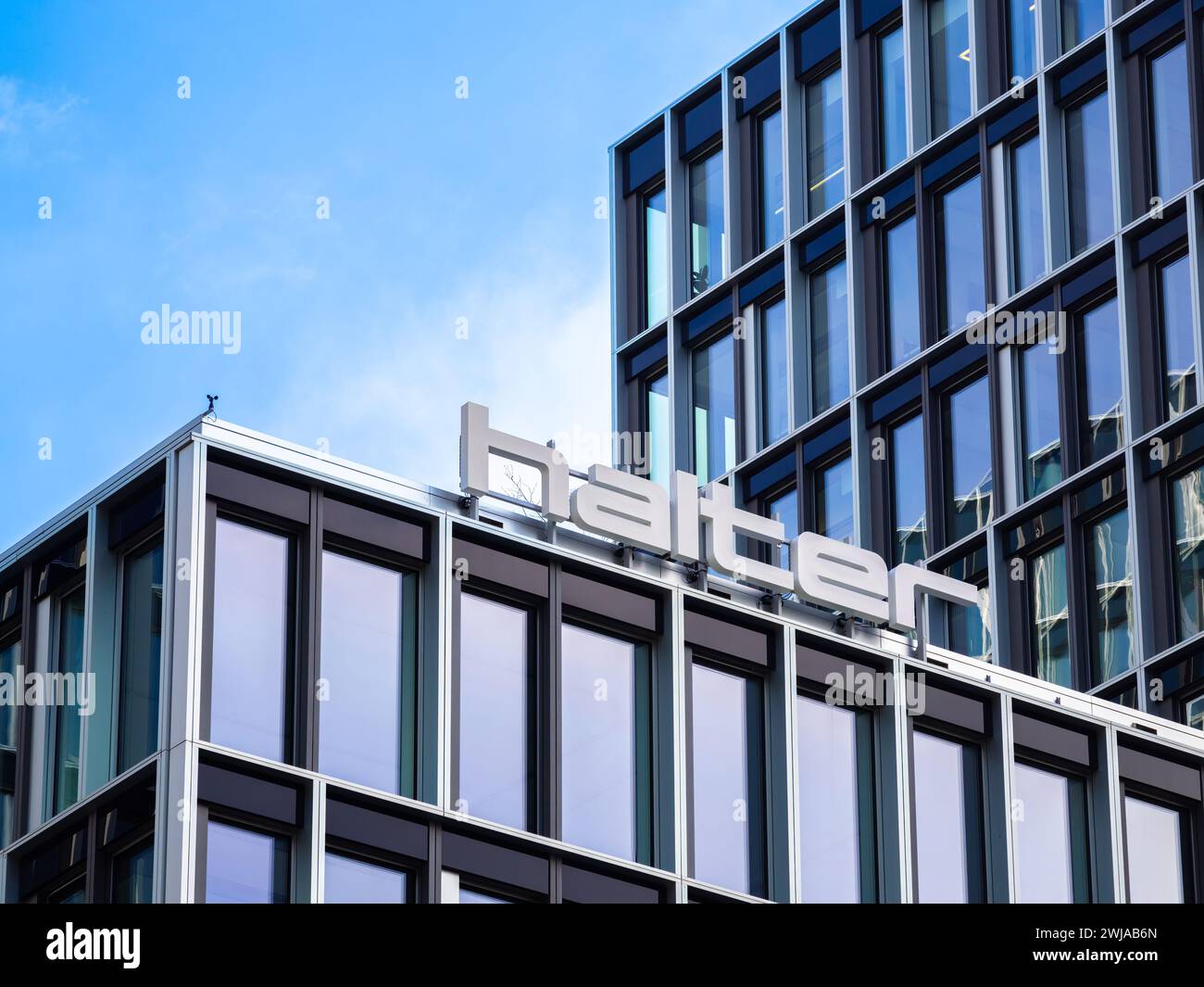 Ginevra, Svizzera - 3 febbraio 2024: Halter è oggi una delle aziende leader nel settore delle costruzioni e dei servizi immobiliari in Svizzera. Foto Stock