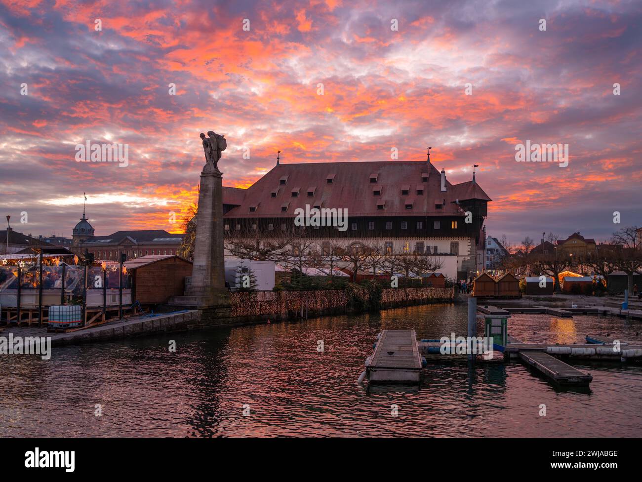 Costanza, Germania - 19 dicembre 2023: Edificio del Consiglio e ristorante a Costanza sul Lago di Costanza, dove Papa Martino V fu eletto in un concilio Foto Stock