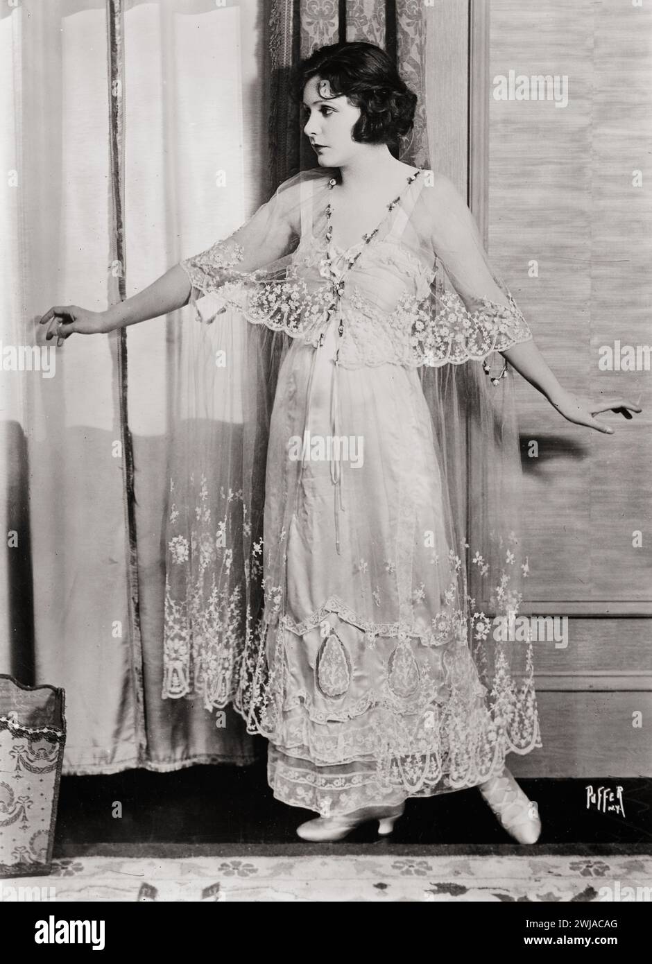 Attrice e produttrice cinematografica americana dell'era del muto, norma Marie Talmadge (1894-1957) Foto Stock