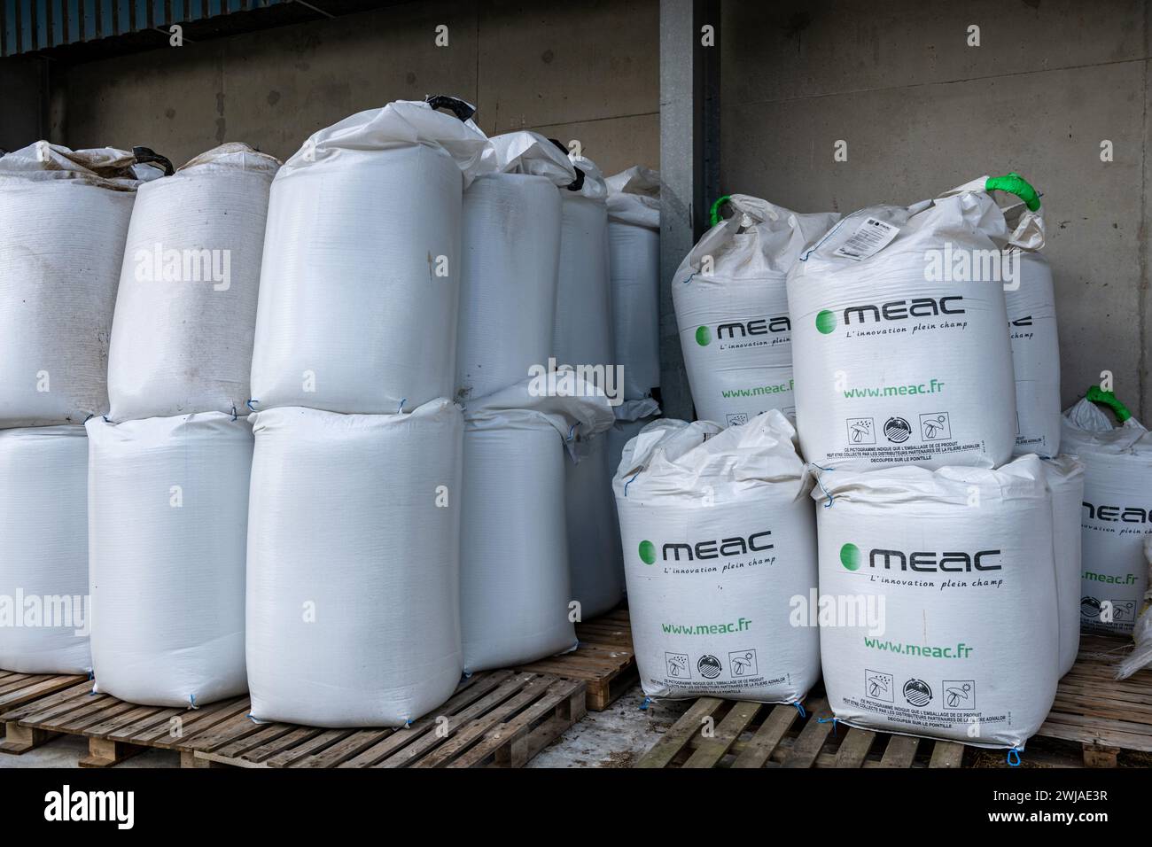 Stoccaggio di fertilizzanti Meac per il trattamento delle colture agricole in una cooperativa di agricoltori: Big bag Foto Stock