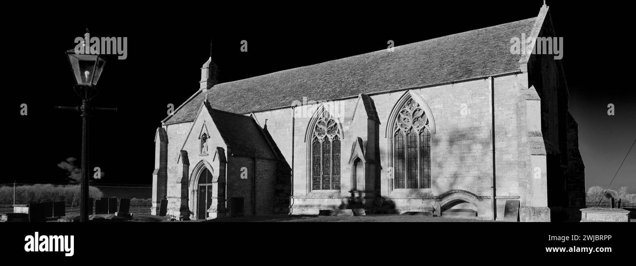 Vista sulla chiesa di St Mary All Saints, il villaggio di South Kyme, il distretto di North Kesteven del Lincolnshire, Inghilterra. Foto Stock